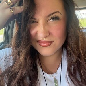 Meet your Posher, Kara